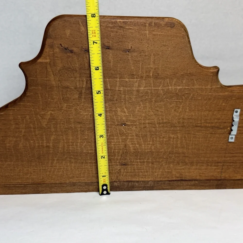 Vintage Wooden Corner Shelf Heart Cut Out Scalloped Edges 17
